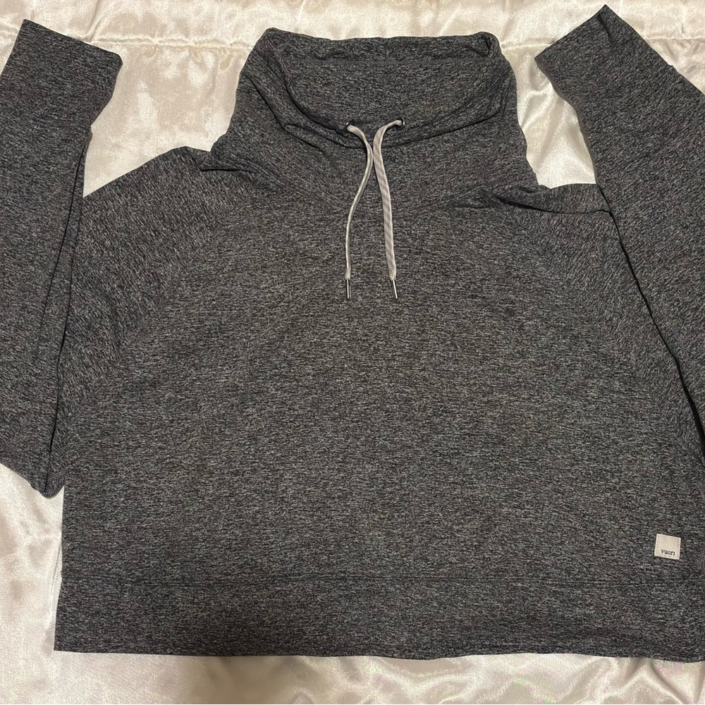 Vuori Gray Cropped sweater